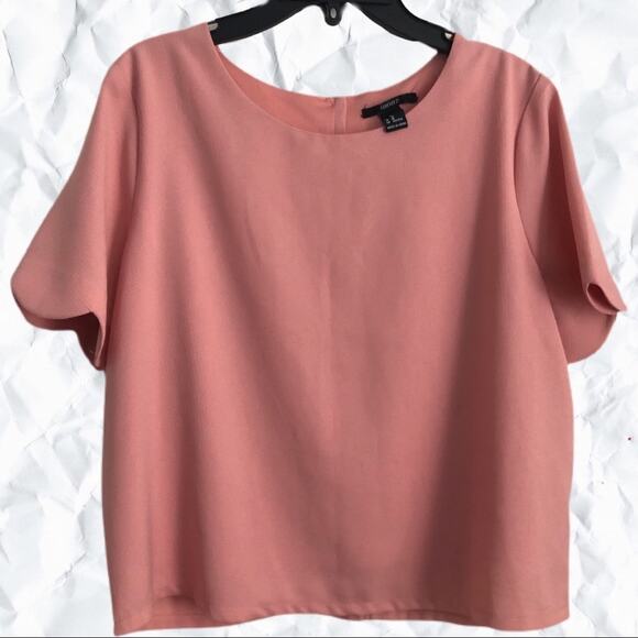 Forever 21 Pink Scalloped Short Sleeve Blouse size medium - Picture 3 of 6